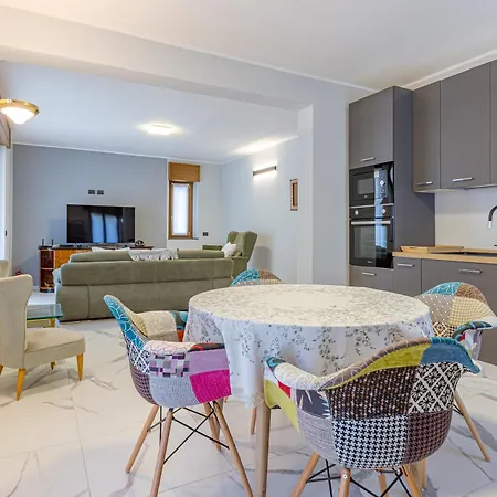 Casa Lario Schignano (Como)