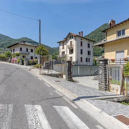 Casa Lario Schignano (Como)