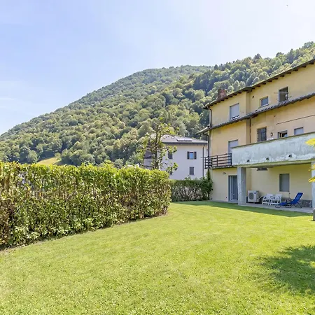 Casa Lario Schignano (Como)