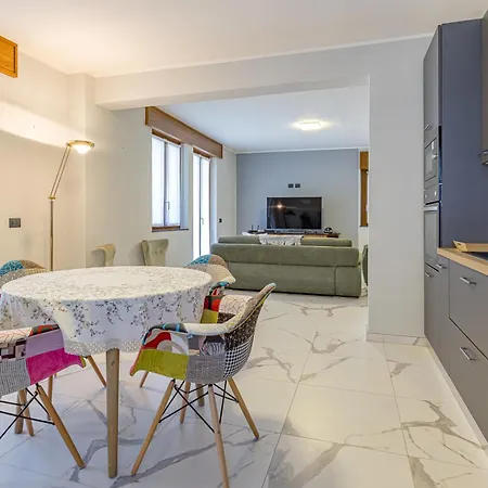 Casa Lario * Schignano (Como)