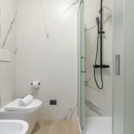 Casa Lario * Schignano (Como)
