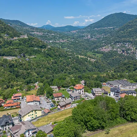 Casa Lario * Schignano (Como)