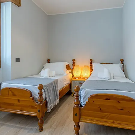 Casa Lario * Schignano (Como)